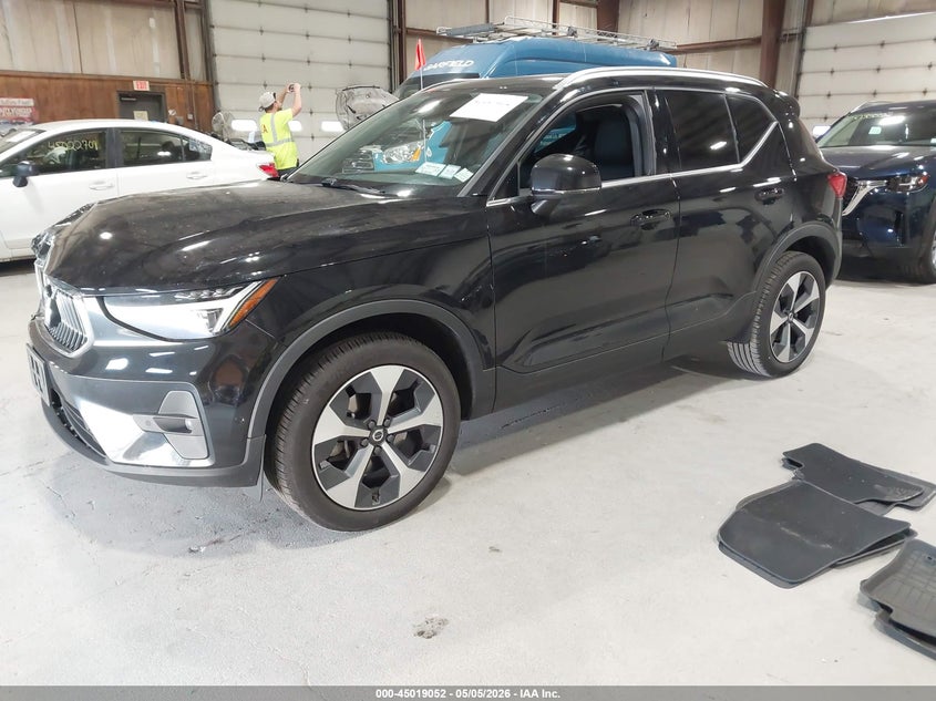 2025 Volvo Xc40 VIN YV4L12UEXS2513465 IAAI salvage auction — RIGHT FRONT, Mv-907A (New York), sold $14,100 on 2026-07-08 (photo 2)