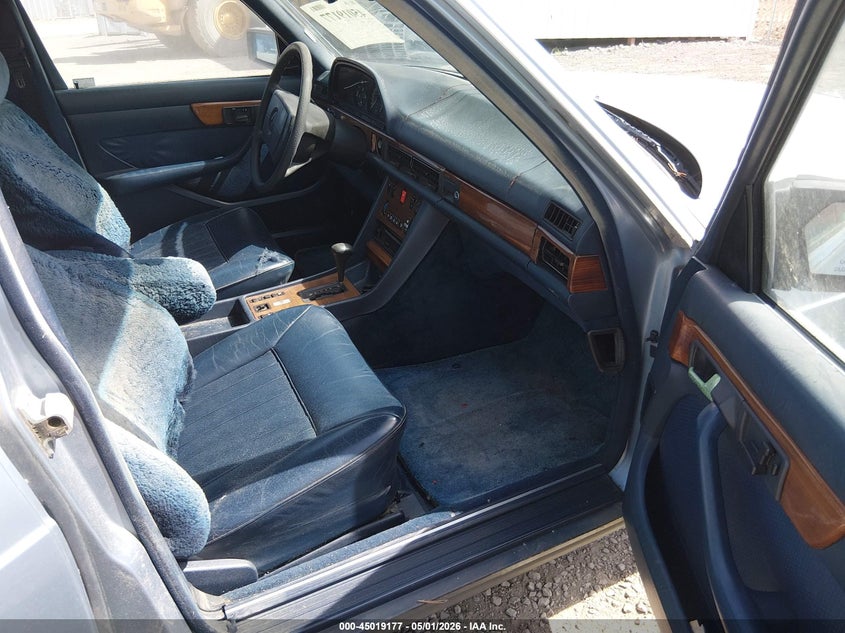 1985 Mercedes-benz 380 VIN WDBCA32D3FA191457 IAAI salvage auction — NORMAL WEAR, Clear - Dealer Only (California), sold $150 on 2026-07-24 (photo 5)