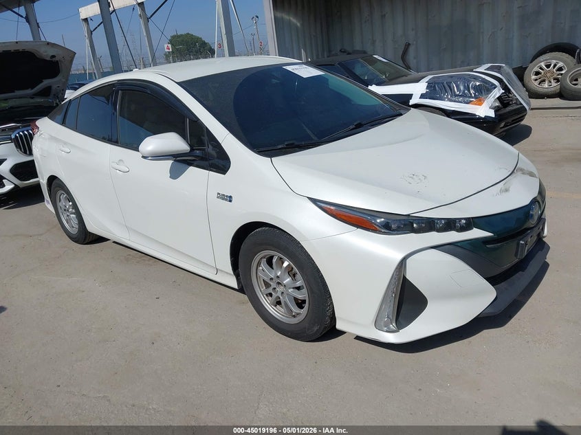 2019 Toyota Prius VIN JTDKARFPXK3119819 — IAAI salvage auction photo