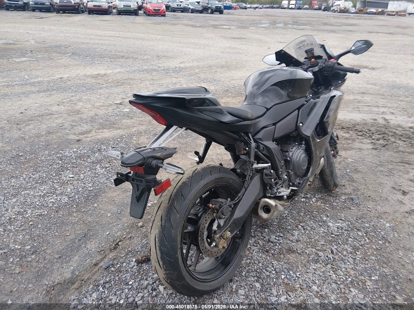 2026 Yamaha Yzf VIN JYARM60E5TA001309 IAAI salvage auction — SIDE, Salvage (Pennsylvania), sold $4,350 on 2026-07-07 (photo 4)