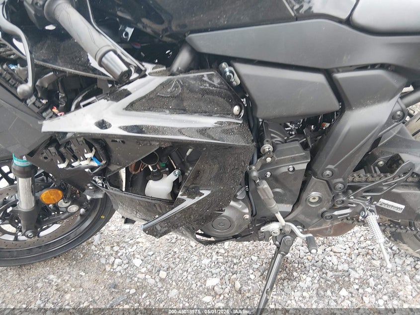 2026 Yamaha Yzf VIN JYARM60E5TA001309 IAAI salvage auction — SIDE, Salvage (Pennsylvania), sold $4,350 on 2026-07-07 (photo 9)