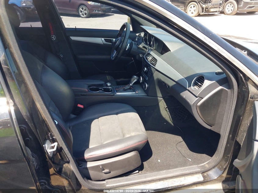 2013 Mercedes-benz VIN WDDGF8AB5DR288651 IAAI salvage auction — LEFT SIDE, Clear (Oklahoma), sold $2,425 on 2026-07-15 (photo 5)