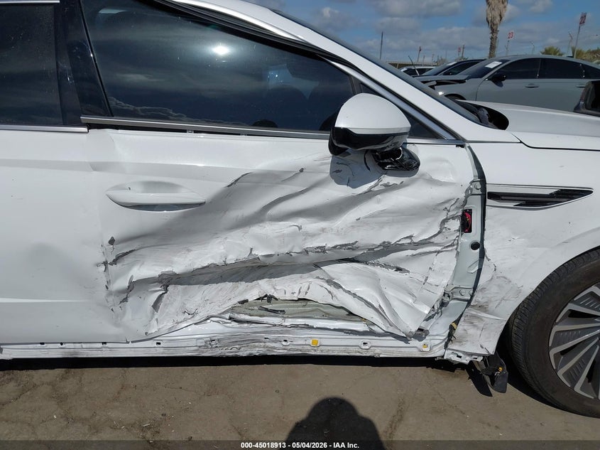 2024 Hyundai Sonata hybrid VIN KMHL54JJ6RA093624 IAAI salvage auction — SIDE, Salvage (California), sold $6,000 on 2026-07-22 (photo 6)