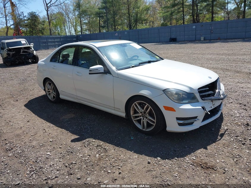 2013 Mercedes-benz C-klasse VIN WDDGF8ABXDR286605 IAAI salvage auction — FRONT END, Salvage (New Jersey), sold $1,400 on 2026-07-13 (photo 1)