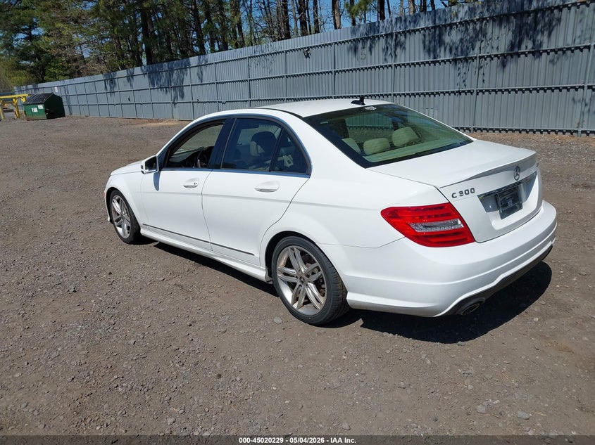 2013 Mercedes-benz C-klasse VIN WDDGF8ABXDR286605 IAAI salvage auction — FRONT END, Salvage (New Jersey), sold $1,400 on 2026-07-13 (photo 3)