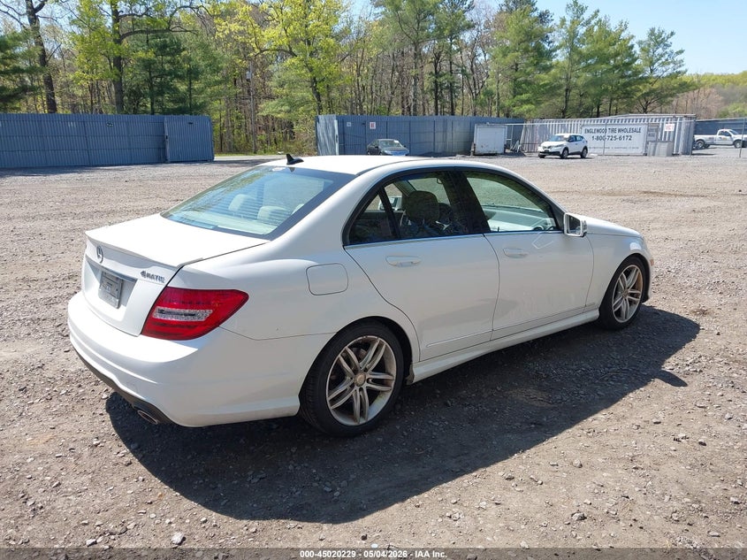 2013 Mercedes-benz C-klasse VIN WDDGF8ABXDR286605 IAAI salvage auction — FRONT END, Salvage (New Jersey), sold $1,400 on 2026-07-13 (photo 4)