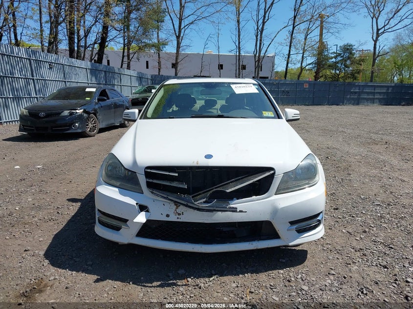2013 Mercedes-benz C-klasse VIN WDDGF8ABXDR286605 IAAI salvage auction — FRONT END, Salvage (New Jersey), sold $1,400 on 2026-07-13 (photo 6)
