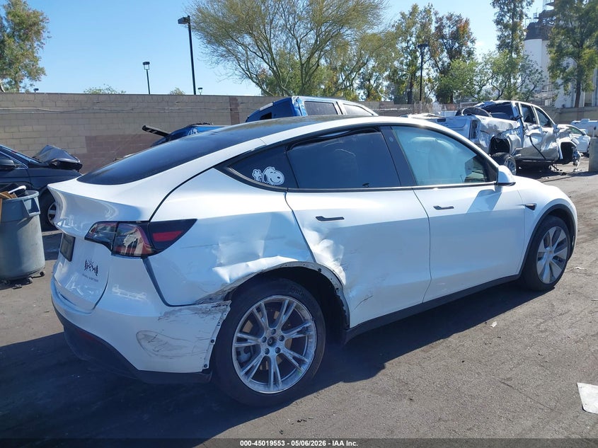 2023 Tesla Model y VIN 7SAYGDEE9PA034752 IAAI salvage auction — LEFT & RIGHT, Salvage Certificate (California), sold $7,100 on 2026-07-10 (photo 6)