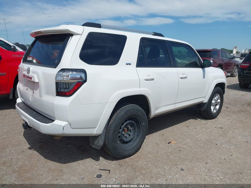 2019 Toyota 4runner VIN JTEBU5JR9K5664077 IAAI salvage auction — STORM DAMAGE, Original (Texas), sold $15,000 on 2026-07-14 (photo 4)