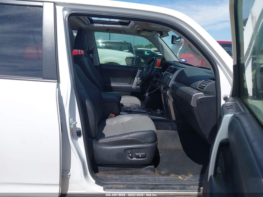 2019 Toyota 4runner VIN JTEBU5JR9K5664077 IAAI salvage auction — STORM DAMAGE, Original (Texas), sold $15,000 on 2026-07-14 (photo 5)
