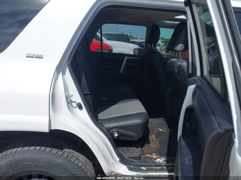 2019 Toyota 4runner VIN JTEBU5JR9K5664077 IAAI salvage auction — STORM DAMAGE, Original (Texas), sold $15,000 on 2026-07-14 (photo 8)
