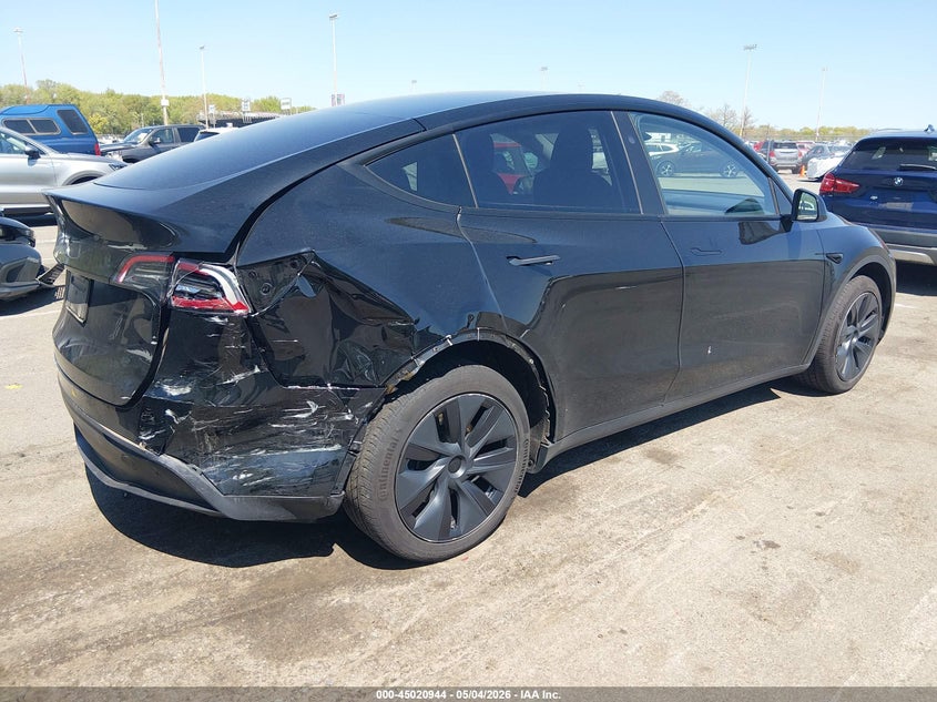 2024 Tesla Model y VIN 7SAYGDEDXRF192417 IAAI salvage auction — REAR END, Salvage (New Jersey), sold $10,200 on 2026-07-30 (photo 4)