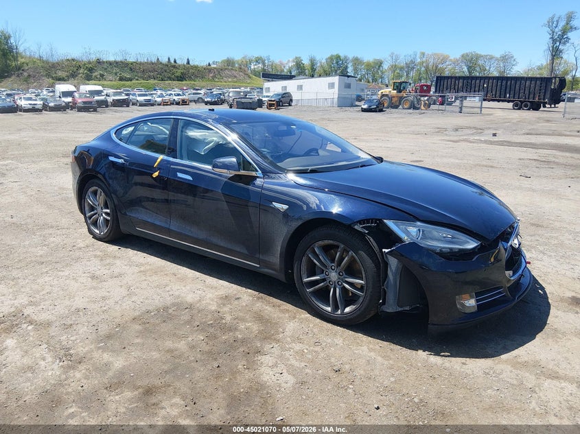 2014 Tesla Model s VIN 5YJSA1H10EFP34798 IAAI salvage auction — LEFT SIDE, Salvage (Idaho), sold $2,050 on 2026-07-11 (photo 1)