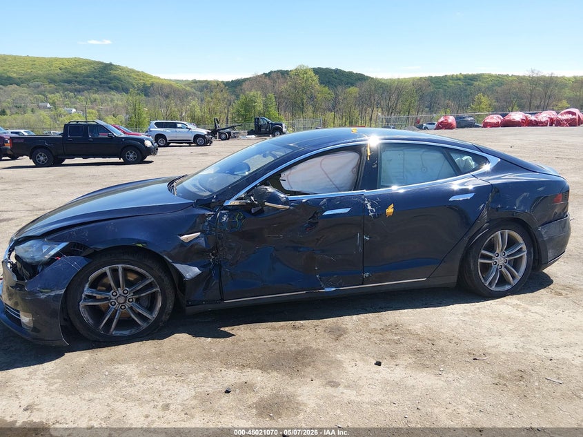 2014 Tesla Model s VIN 5YJSA1H10EFP34798 IAAI salvage auction — LEFT SIDE, Salvage (Idaho), sold $2,050 on 2026-07-11 (photo 6)