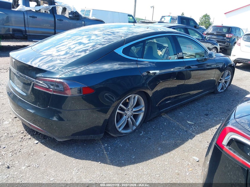 2013 Tesla Model s VIN 5YJSA1CN5DFP03457 IAAI salvage auction — ELECTRICAL, Salvage (Pennsylvania), sold $500 on 2026-07-22 (photo 4)