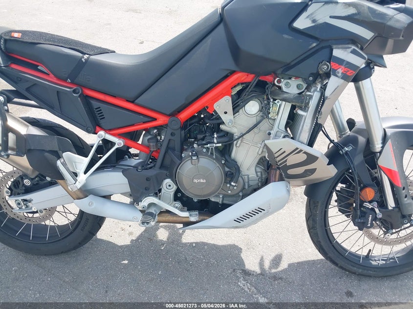 2024 Aprilia Tuareg VIN ZD4XBUA00RS002013 IAAI salvage auction — RIGHT SIDE, Original (Texas), sold $5,200 on 2026-08-04 (photo 8)