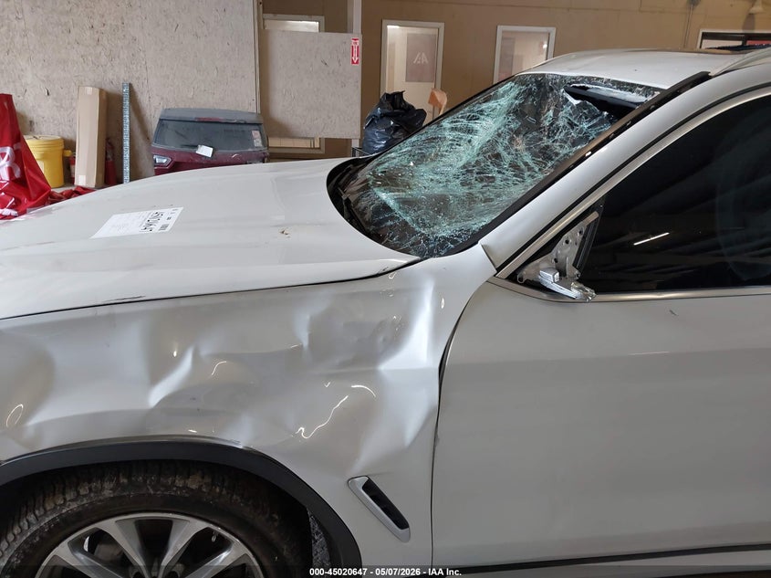 2019 BMW X3 VIN 5UXTR7C58KLE98227 IAAI salvage auction — SIDE, Salvage (Tennessee), sold $4,650 on 2026-07-31 (photo 6)