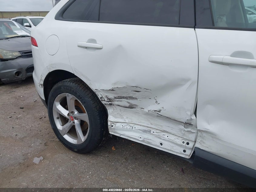 2017 Jaguar F-pace VIN SADCJ2BN7HA494396 IAAI salvage auction — RIGHT SIDE, Original (Texas), sold $4,550 on 2026-07-22 (photo 6)