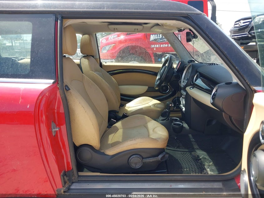 2010 Mini Cooper VIN WMWMM3C54ATP94092 IAAI salvage auction — NORMAL WEAR, Clear (Michigan), sold $125 on 2026-07-31 (photo 5)