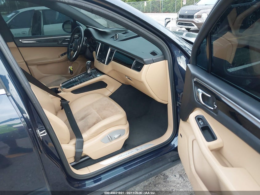 2017 Porsche Macan VIN WP1AB2A59HLB15435 IAAI salvage auction — UNDERCARRIAGE, Rebuildable (Florida), sold $2,350 on 2026-07-06 (photo 5)