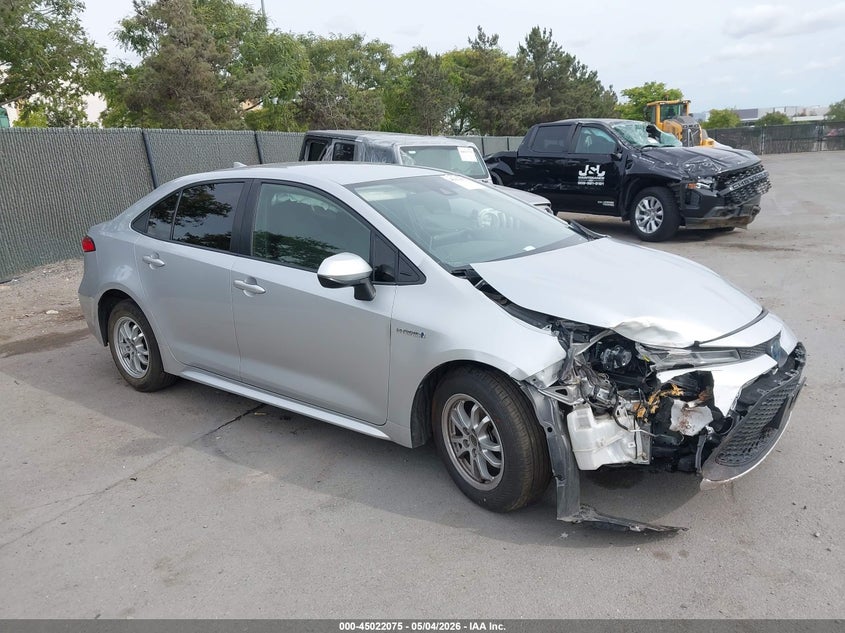 2021 Toyota Corolla VIN JTDEAMDE7MJ015675 IAAI salvage auction — RIGHT FRONT, Salvage (California), sold $1,650 on 2026-07-29 (photo 1)