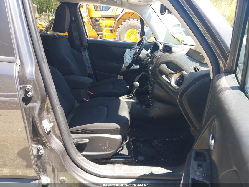 2017 Jeep Renegade VIN ZACCJBBB0HPG24794 IAAI salvage auction — FRONT END, Salvage (Rhode Island), sold $750 on 2026-07-28 (photo 5)