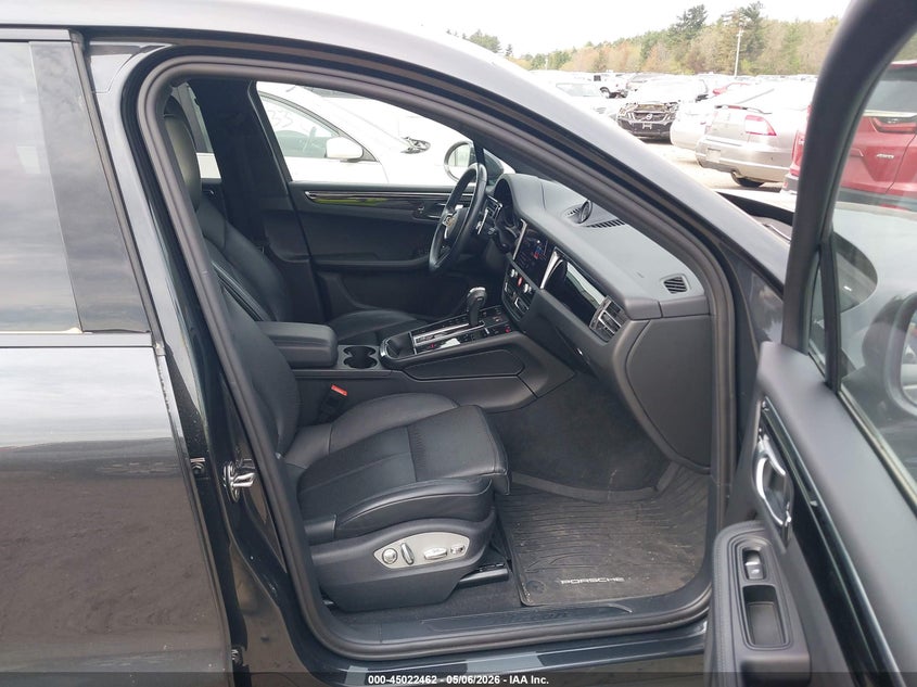 2024 Porsche Macan VIN WP1AA2A5XRLB06683 IAAI salvage auction — RIGHT FRONT, Salvage Title, sold $21,500 on 2026-08-14 (photo 5)