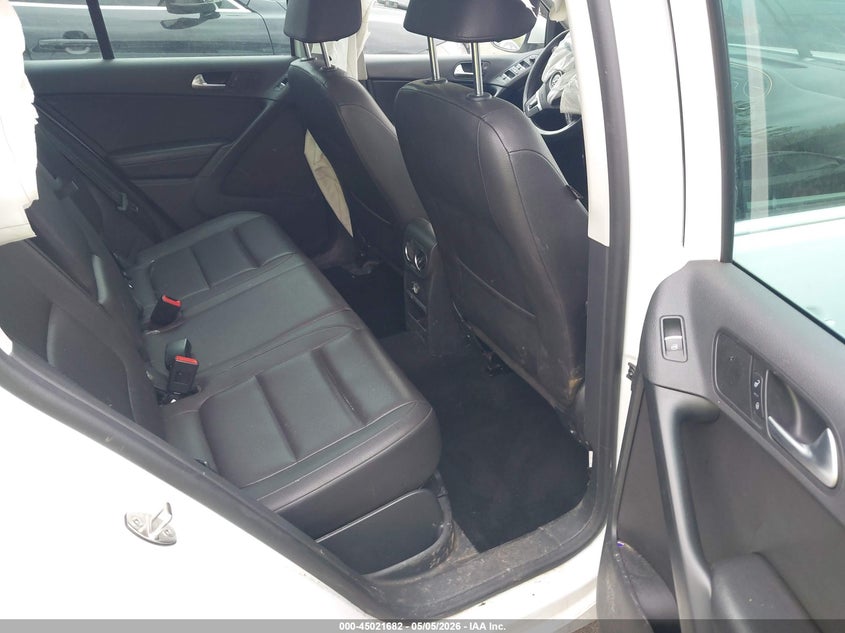 2017 Volkswagen Tiguan VIN WVGSV7AX7HW511207 IAAI salvage auction — FRONT END, Salvage (Ohio), sold $350 on 2026-08-18 (photo 8)