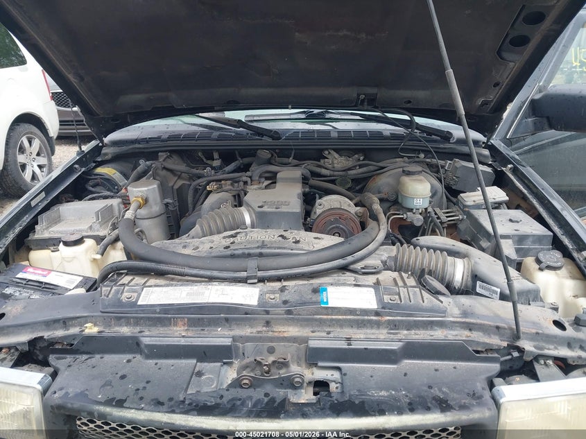 2001 Chevrolet S-10 pickup VIN 1GCCS195X18130270 IAAI salvage auction — NORMAL WEAR, Original (Ohio), sold $375 on 2026-07-08 (photo 9)