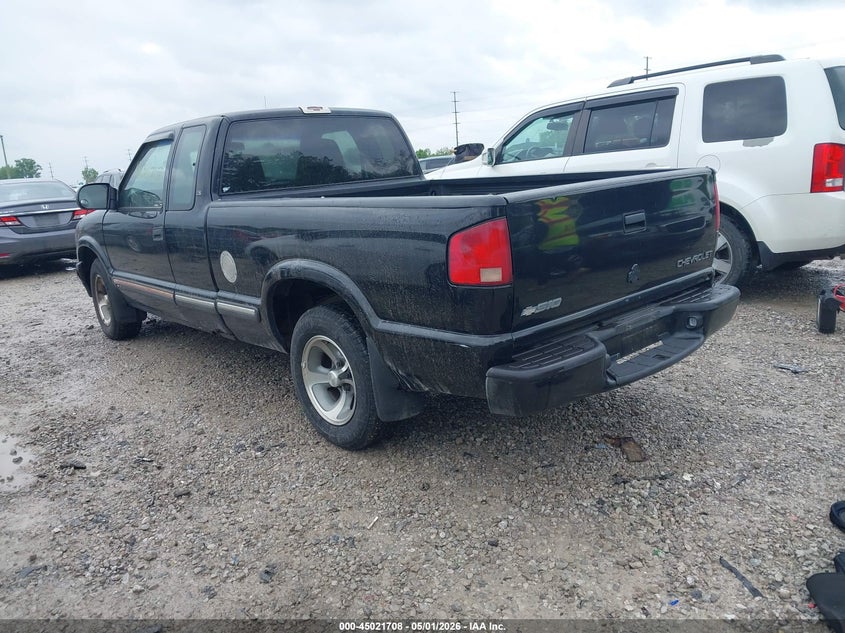 2001 Chevrolet S-10 pickup VIN 1GCCS195X18130270 IAAI salvage auction — NORMAL WEAR, Original (Ohio), sold $375 on 2026-07-08 (photo 3)