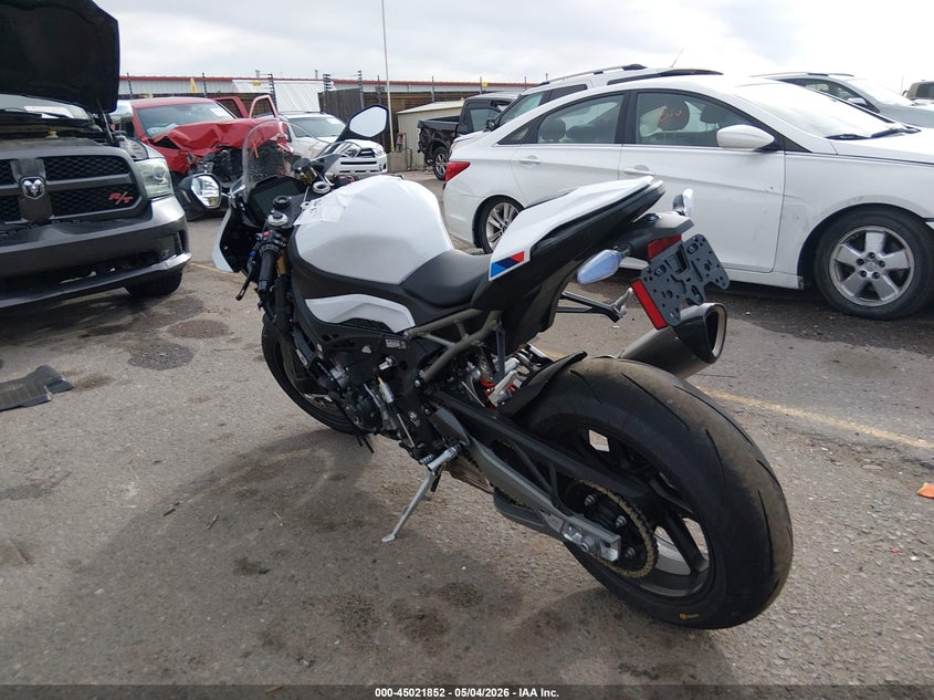 2026 BMW S 1000 VIN WB10P2305T6M44430 IAAI salvage auction — LEFT FRONT, Salvage (Colorado), sold $15,100 on 2026-08-04 (photo 3)
