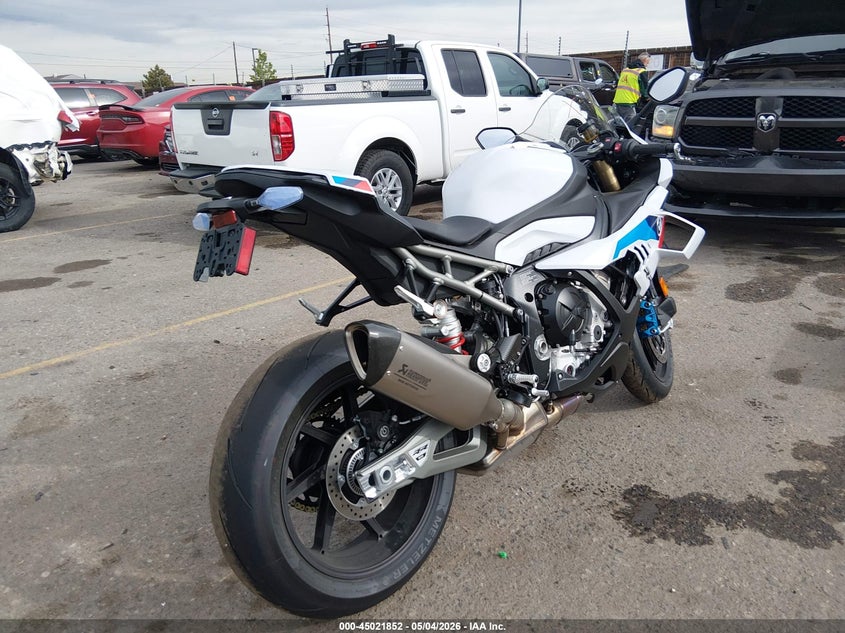 2026 BMW S 1000 VIN WB10P2305T6M44430 IAAI salvage auction — LEFT FRONT, Salvage (Colorado), sold $15,100 on 2026-08-04 (photo 4)