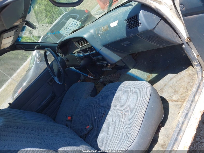 1994 Toyota Pickup VIN JT4RN01P9R7069214 IAAI salvage auction — ALL OVER, Clear (Virginia), sold $2,350 on 2026-07-07 (photo 5)