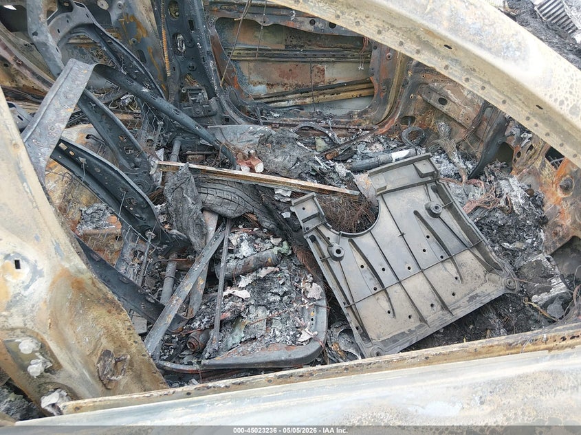 2014 Mercedes-benz Cla-klasse VIN WDDSJ4GB8EN113828 IAAI salvage auction — BURN, Junking Certificate (Mississippi), sold $100 on 2026-08-06 (photo 5)