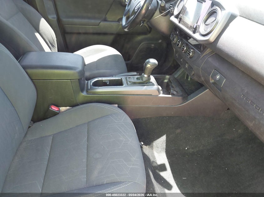 2017 Toyota Tacoma VIN 5TFCZ5AN1HX105935 IAAI salvage auction — REAR END, Salvage (North Carolina), sold $12,100 on 2026-07-08 (photo 5)
