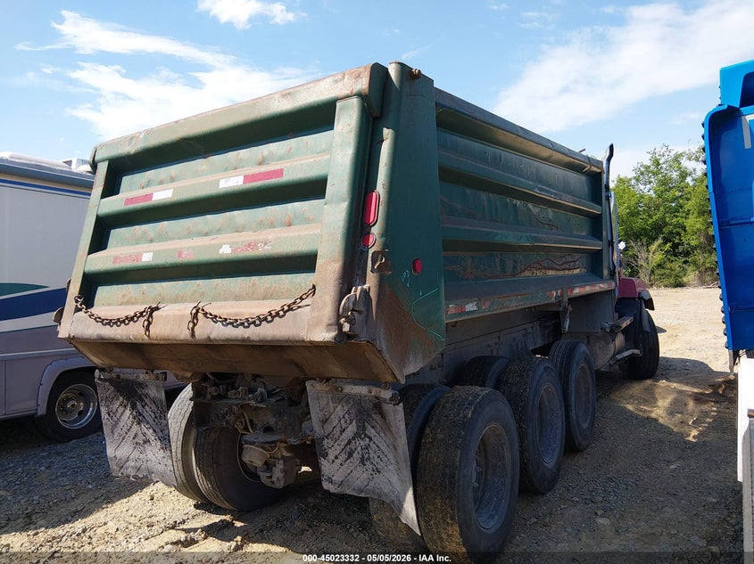 2001 Mack 700 cl700 VIN 1M2AD62C41M011981 IAAI salvage auction — SIDE, Clear (Tennessee), sold $10,000 on 2026-07-16 (photo 4)