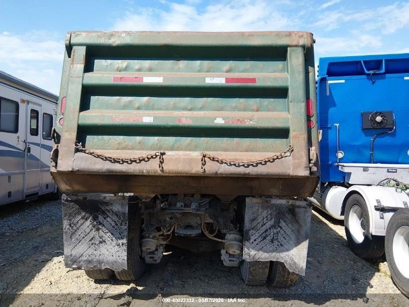 2001 Mack 700 cl700 VIN 1M2AD62C41M011981 IAAI salvage auction — SIDE, Clear (Tennessee), sold $10,000 on 2026-07-16 (photo 8)