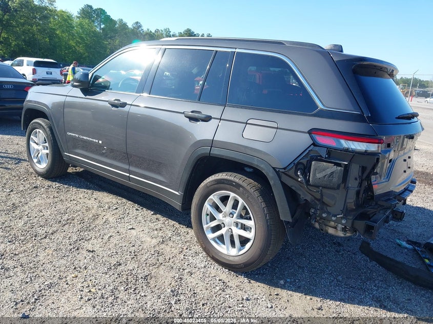 2025 Jeep Grand cherokee VIN 1C4RJGAG9SC314899 IAAI salvage auction — FRONT & REAR, Clear (South Carolina), sold $14,750 on 2026-07-29 (photo 3)