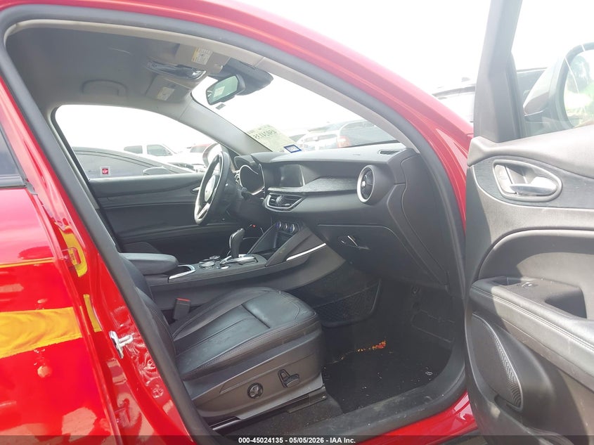 2020 Alfa romeo Stelvio VIN ZASPAJAN1L7C91252 IAAI salvage auction — LEFT FRONT, Original (Texas), sold $3,900 on 2026-07-29 (photo 5)