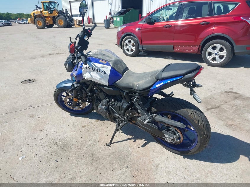 2024 Yamaha Mt VIN JYARM32E5RA009737 IAAI salvage auction — UNKNOWN, Salvage (Illinois), sold $4,050 on 2026-07-14 (photo 3)