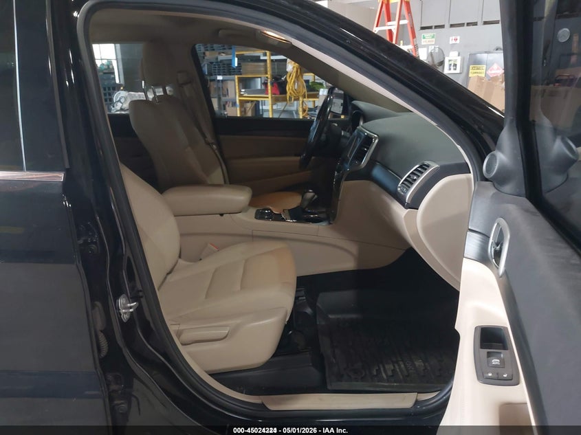 2020 Jeep Grand cherokee VIN 1C4RJFAG0LC193837 IAAI salvage auction — ALL OVER, Sf97 (New Hampshire), sold $8,400 on 2026-07-31 (photo 5)