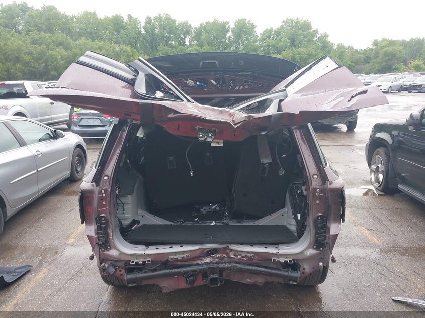 2026 Chevrolet Traverse VIN 1GNEVLKSXTJ109370 IAAI salvage auction — REAR END, Salvage (Missouri), sold $23,900 on 2026-07-29 (photo 6)