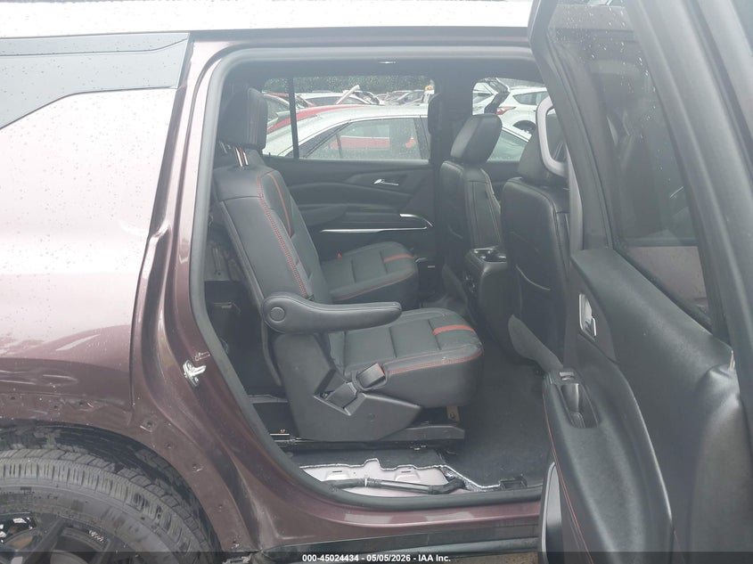 2026 Chevrolet Traverse VIN 1GNEVLKSXTJ109370 IAAI salvage auction — REAR END, Salvage (Missouri), sold $23,900 on 2026-07-29 (photo 8)