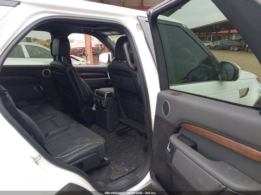 2017 Land rover Discovery VIN SALRRBBV8HA044943 IAAI salvage auction — NORMAL WEAR, Clear-Dealer Only (Arizona), sold $3,525 on 2026-07-21 (photo 8)