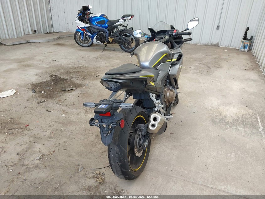 2023 Honda Cbr VIN MLHPC625XP5401017 IAAI salvage auction — SIDE, Original (Texas), sold $1,050 on 2026-07-28 (photo 4)