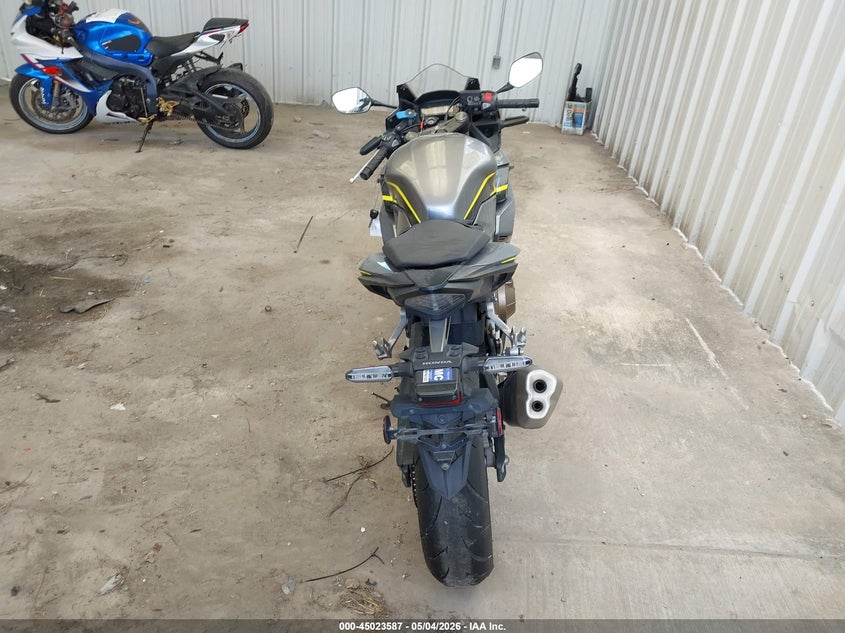 2023 Honda Cbr VIN MLHPC625XP5401017 IAAI salvage auction — SIDE, Original (Texas), sold $1,050 on 2026-07-28 (photo 6)