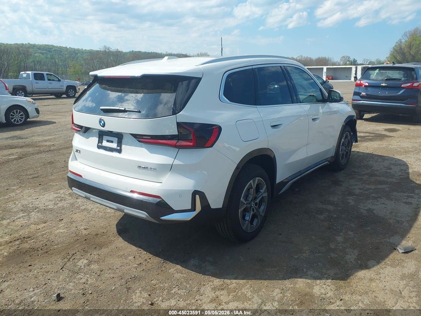 2026 BMW X1 VIN WBX73EF01T5618108 IAAI salvage auction — RIGHT FRONT, Salvage Title, sold $18,800 on 2026-07-12 (photo 4)