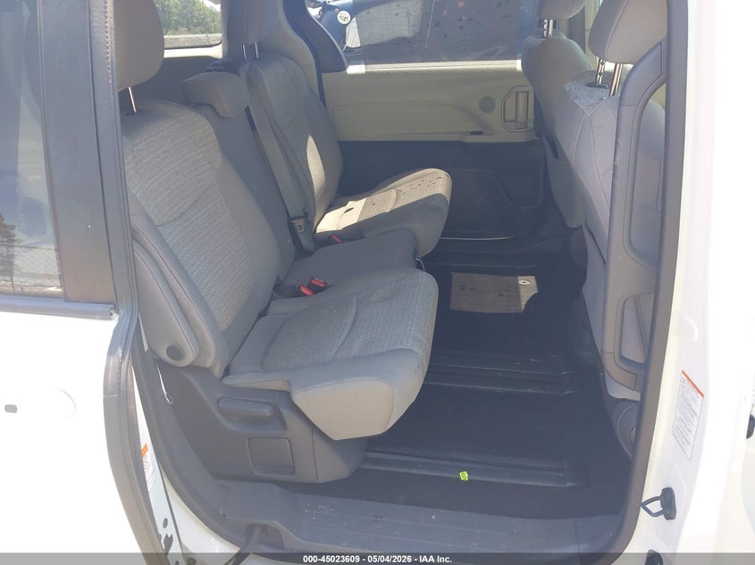 2021 Toyota Sienna VIN 5TDKRKEC1MS030625 IAAI salvage auction — RIGHT FRONT, Salvage (North Carolina), sold $8,100 on 2026-07-23 (photo 8)