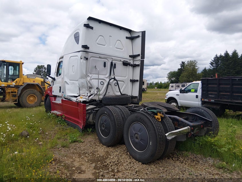 2022 Freightliner New cascadia 126 VIN 3AKJHHDR9NSNE9571 IAAI salvage auction — SIDE, Wait Title, sold $7,100 on 2026-09-23 (photo 3)