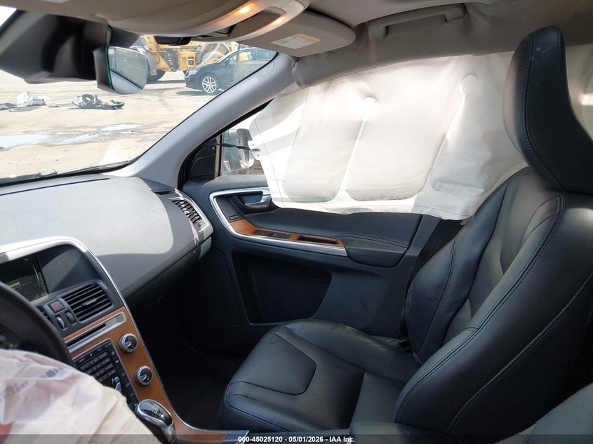 2017 Volvo Xc60 VIN YV440MDU7H2009927 IAAI salvage auction — RIGHT SIDE, Salvage Title, sold $600 on 2026-08-19 (photo 5)